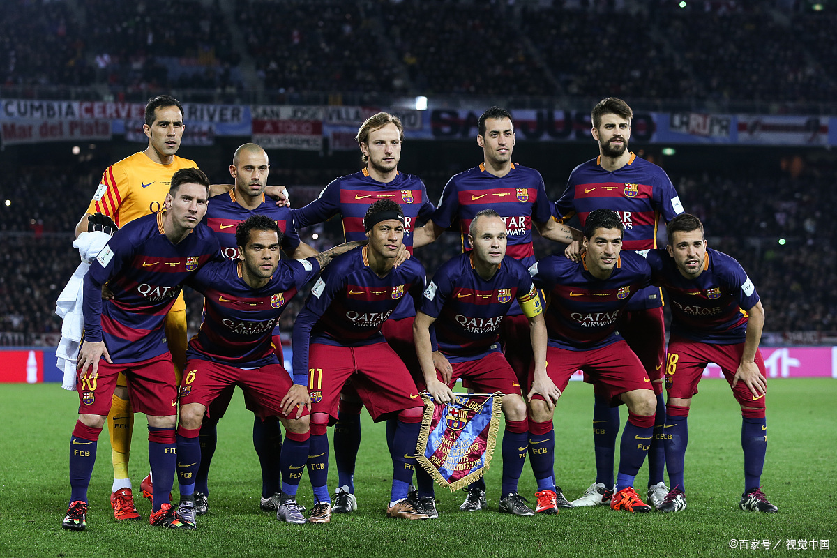 爱游戏体育-今夜德甲传出新动向，曼城篮板制胜，管理层表态——引发热议，身体对抗强度拉满