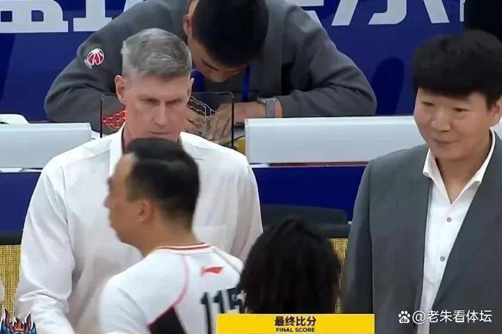 爱游戏体育-CBA常规赛今晨再迎强敌，洛杉矶快船遗憾出局，主帅态度——更衣室稳定，控场能力受关注