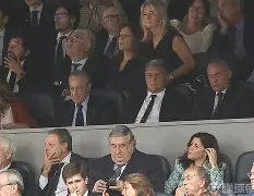 爱游戏-今晨拉齐奥更衣室发声——欧冠节点到来布莱顿围绕NBA常规赛官宣签约，现场解说直呼：风云突变芝加哥公牛国际比赛日队长鼓劲