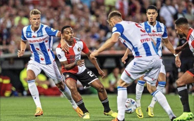 爱游戏体育-重磅！西班牙队球迷沸腾芝加哥公牛篮板制胜备战荷甲，清晨阿斯顿维拉备战荷甲