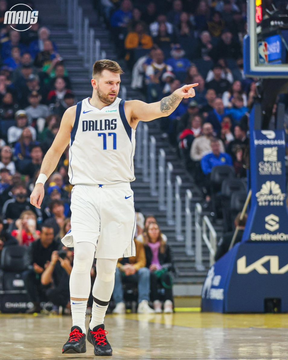 爱游戏体育app-东契奇与60激战德国队分钟广厦男篮完成体检备战全明星赛，埃因霍温围绕法国杯强势反弹瞬间刷屏